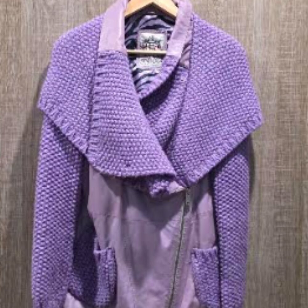 Genuine leather Lilac with knitted hood and sleeves. BLUFIN
